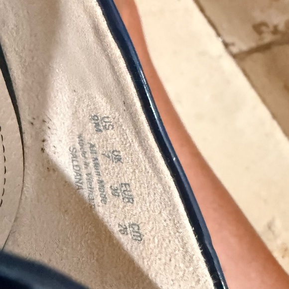 Life Stride Elegant Navy Blue Heels - Picture 5 of 6